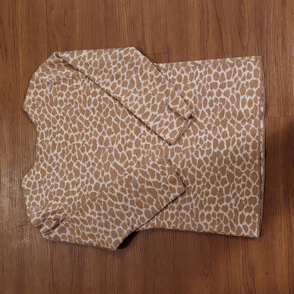 Talbots giraffe pattern top size small